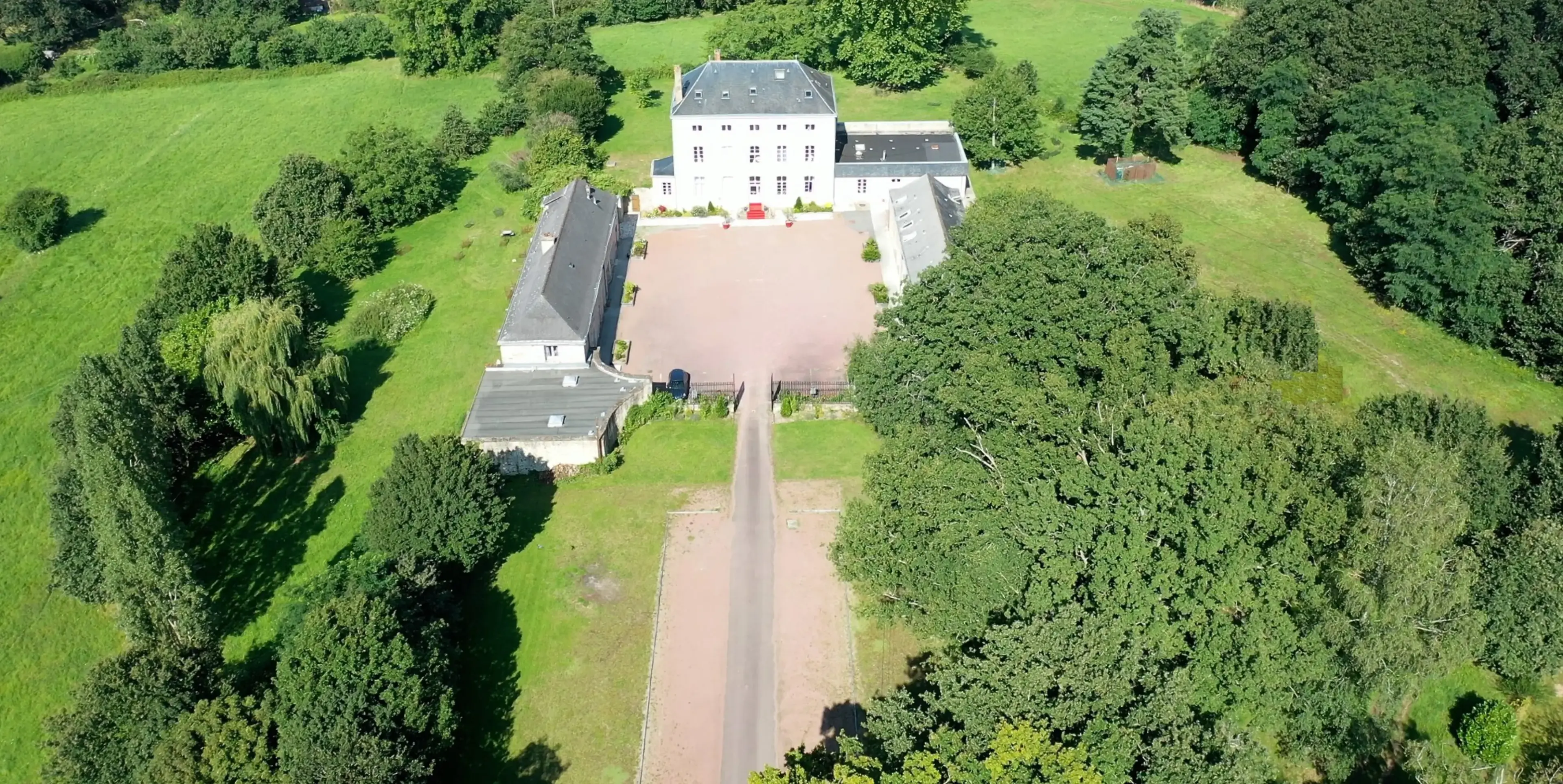 Domaine de Chapeau - Neuville-sur-Sarthe (Sarthe)