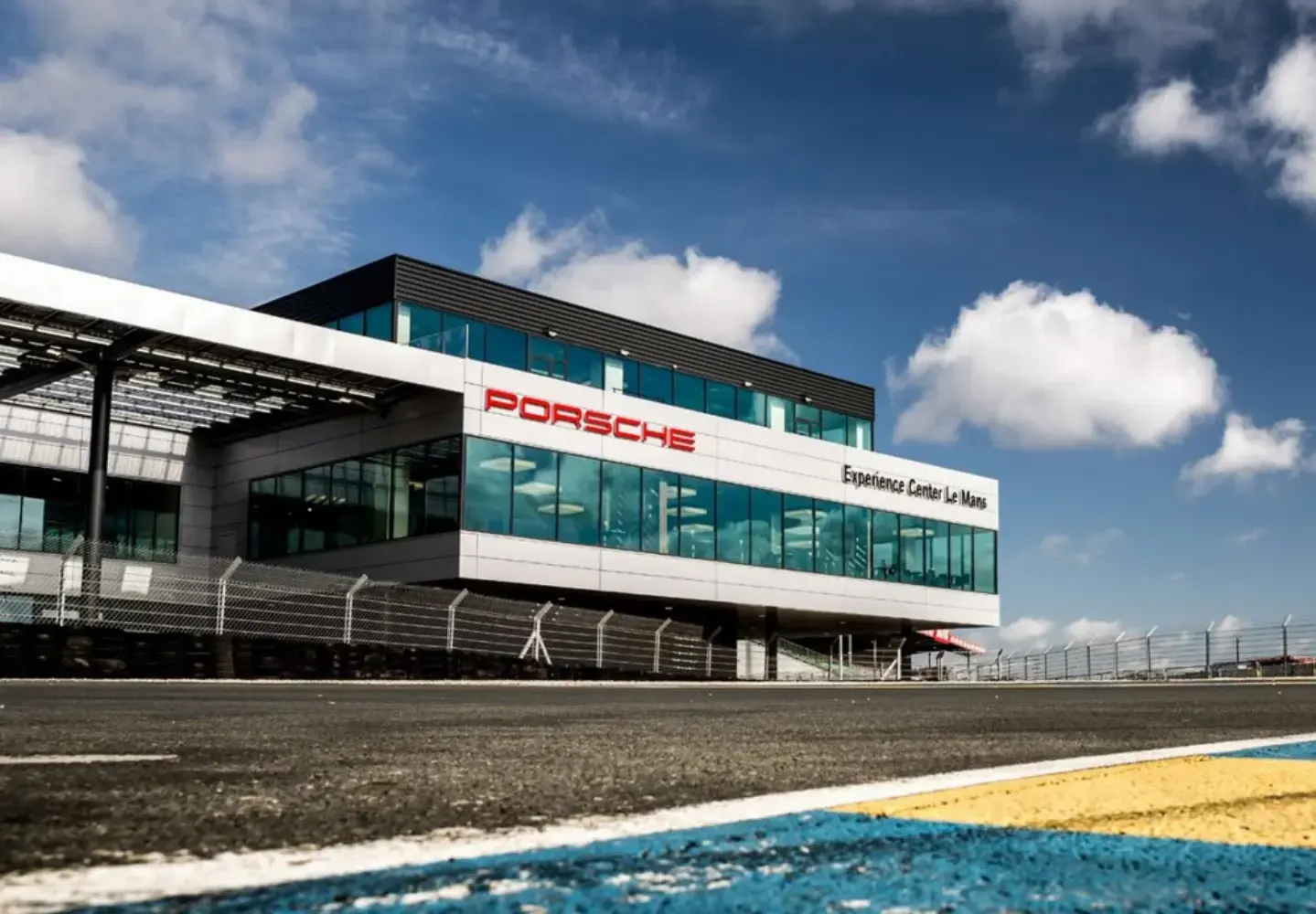 Porsche Experience Center - Laigné (Charente-Maritime)