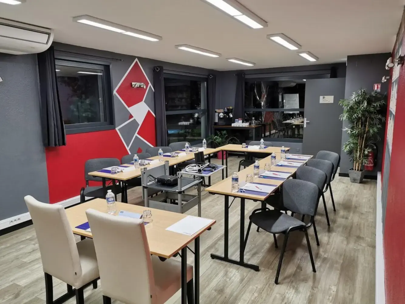 Kyriad Avignon Cap Sud - Avignon (Vaucluse)