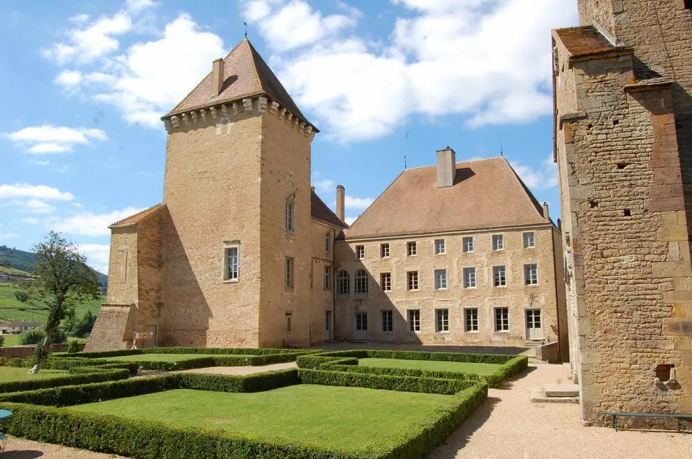 Château de Pierreclos - Pierreclos (Saône-et-Loire)