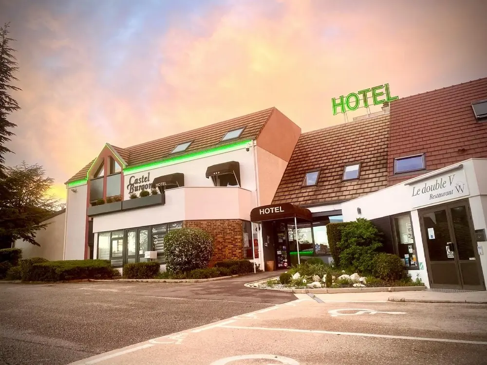 Hôtel Castel Burgond et Le double V restaurant - Daix (Côte-d'Or)