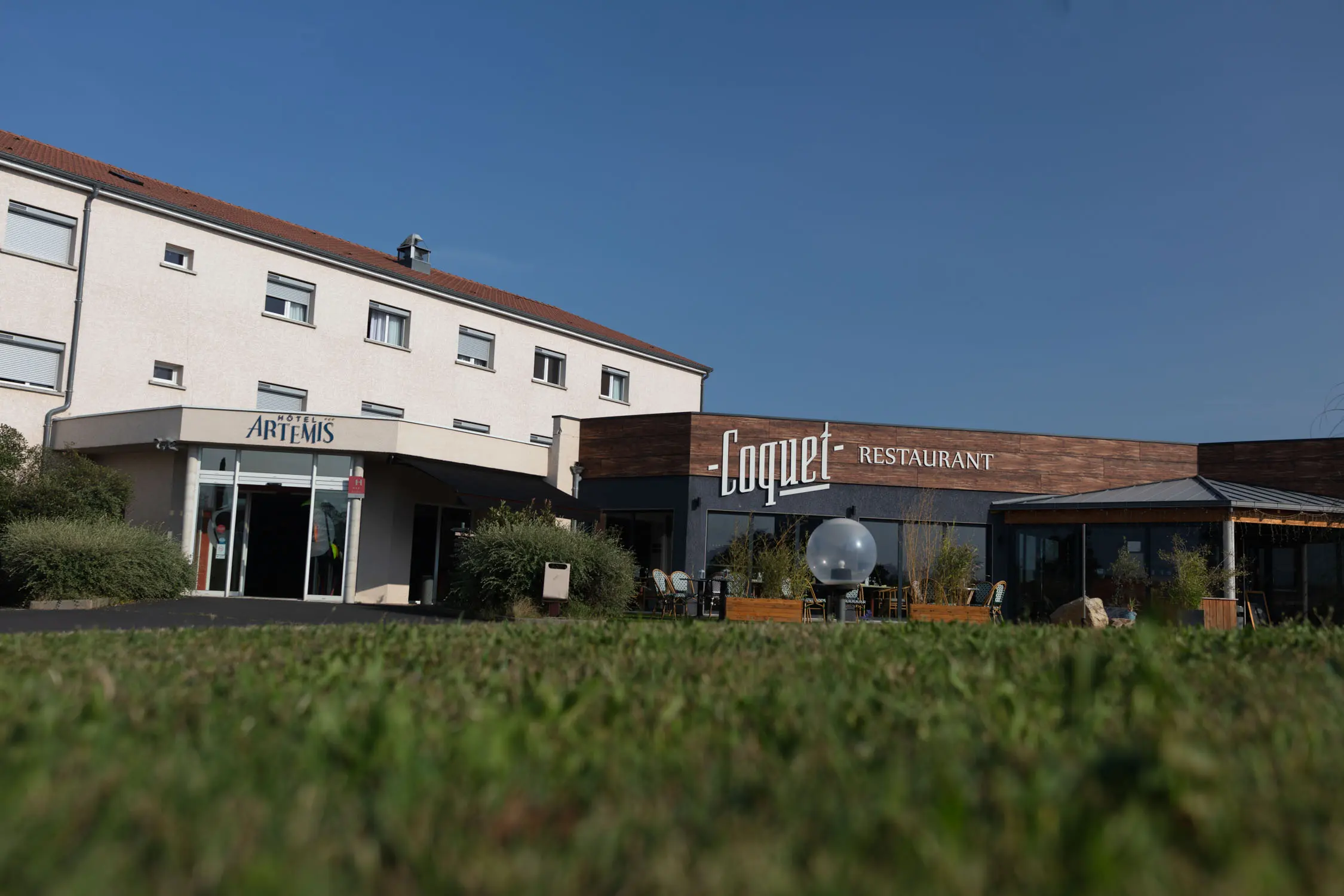 Artémis Hôtel  Restaurant - Cohade (Haute-Loire)