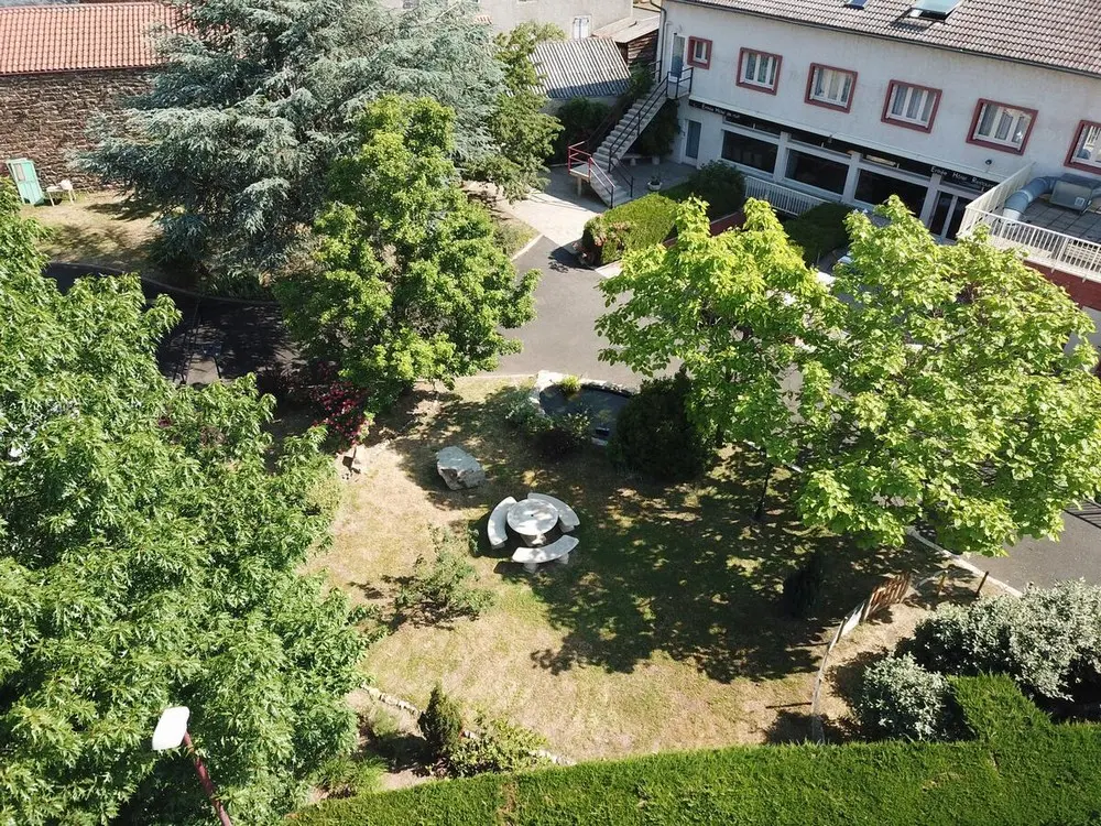 Hôtel Les Glycines Restaurant Hydropathes - Vieille-Brioude (Haute-Loire)
