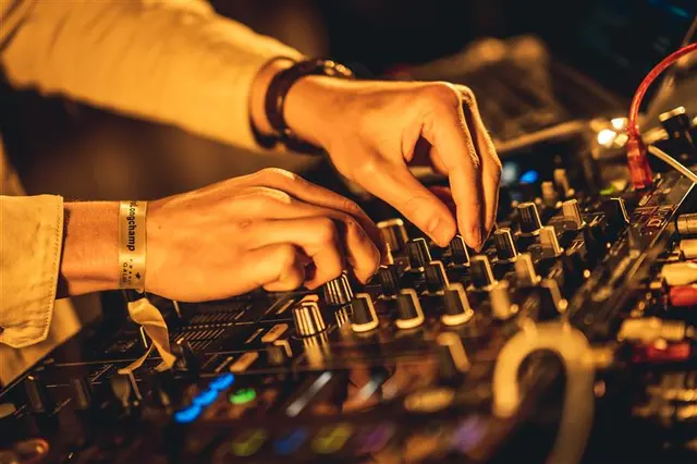 DJ et Groupe de musique - Paris (75)
