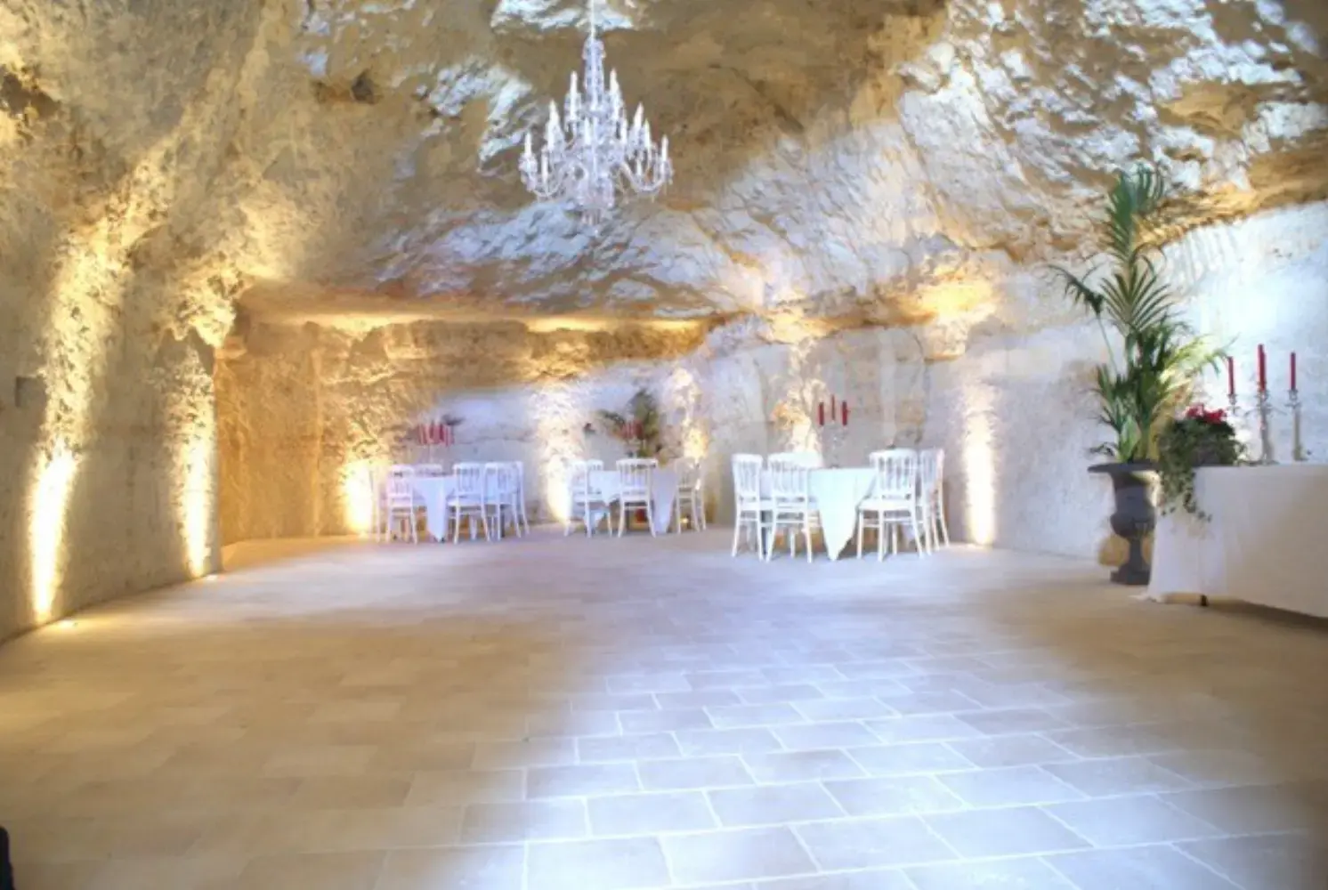 La Grotte de la Roche aux Fées - Tours (Indre-et-Loire)