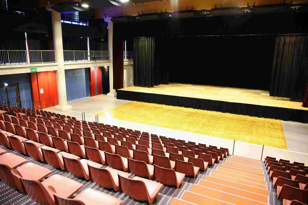 Palais des Congrès et des Spectacles - Vals-près-le-Puy (Haute-Loire)