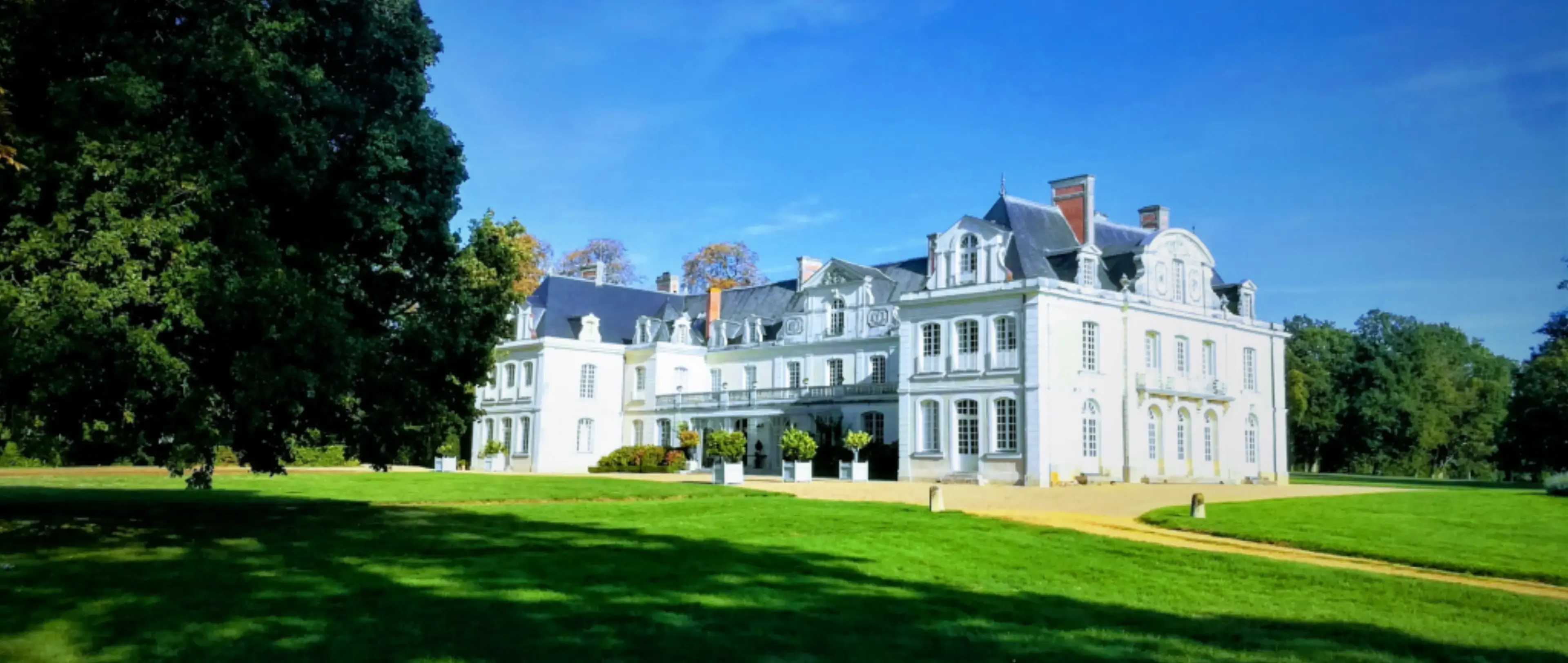 Château des Briottières - SEICHES-SUR-LE-LOIR (Maine-et-Loire)