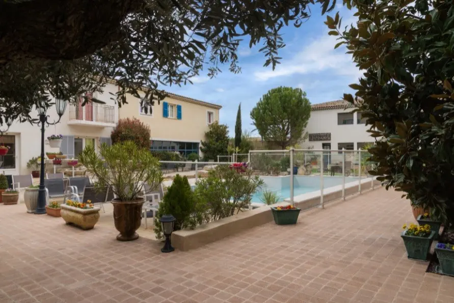 The Originals City Hôtel Le Village Provençal - Pertuis (Vaucluse)