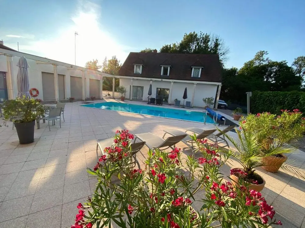 Hôtel Le Pinocchio - Gy (Haute-Saône)