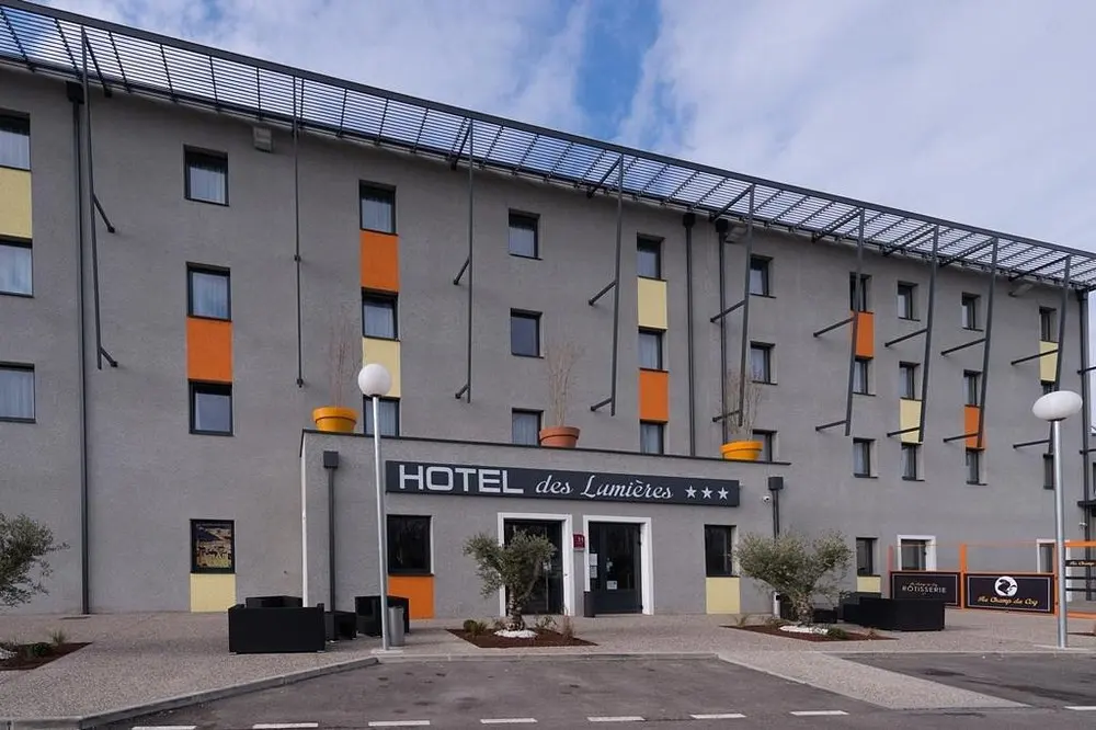 Hôtel des Lumières - Meyzieu (Rhône)