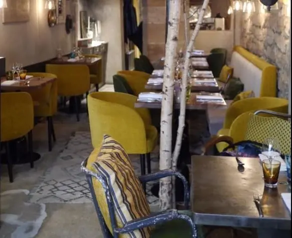 Qui Plume le Lune - PARIS (Paris)