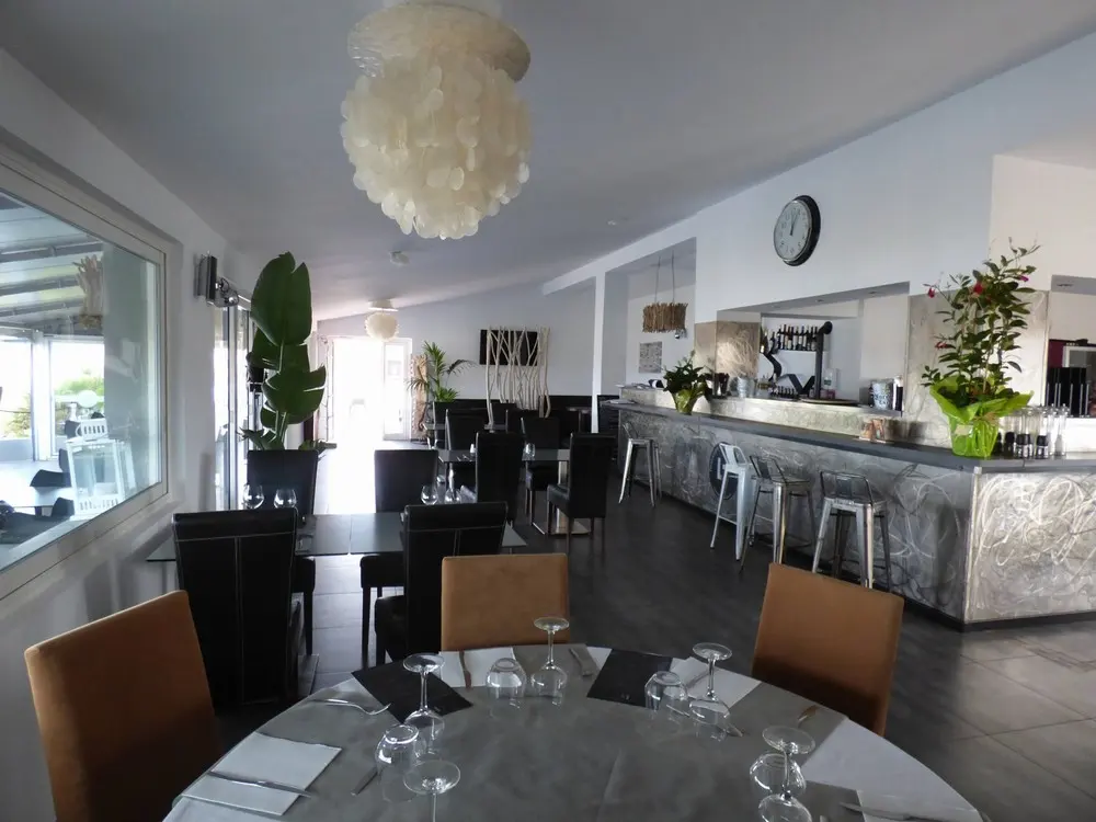 La Terrasse - SIX-FOURS-LES-PLAGES (Var)