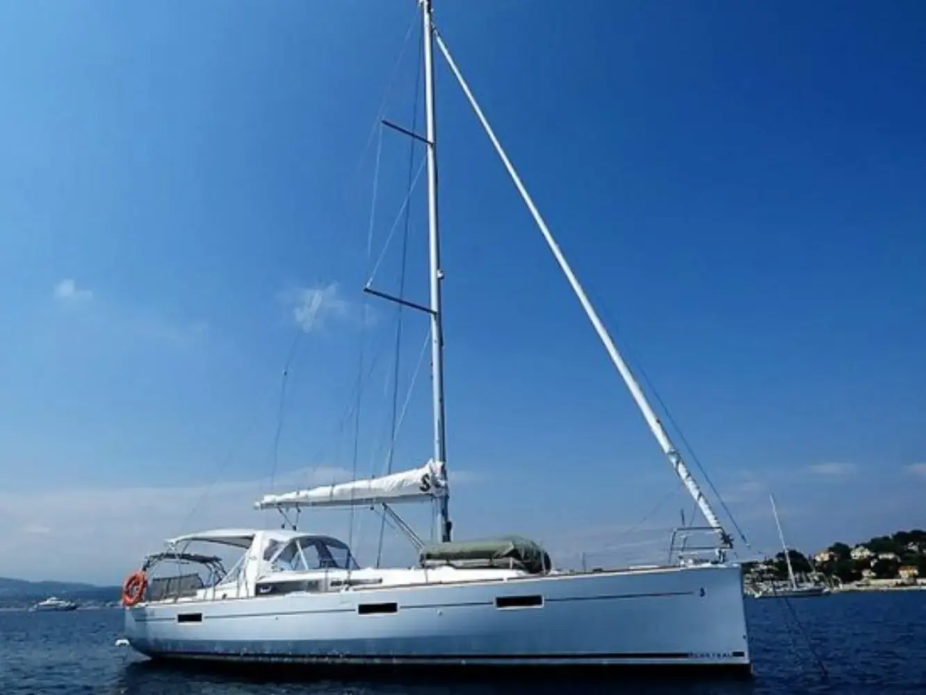 La Mer à Portée de Voiles - VALLAURIS (Alpes-Maritimes)