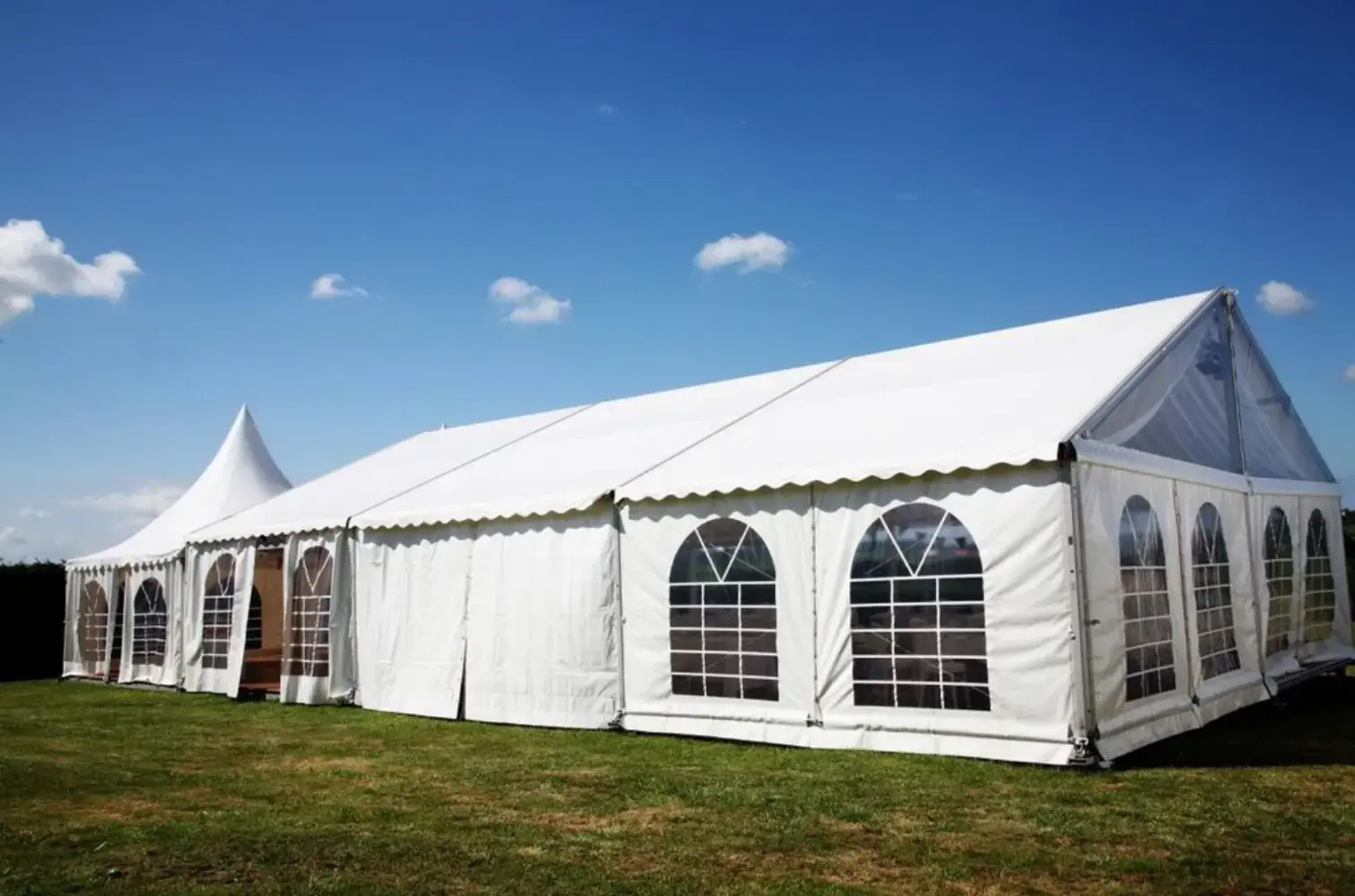 Gaudi Huc Chapiteaux - POUXEUX (Vosges)