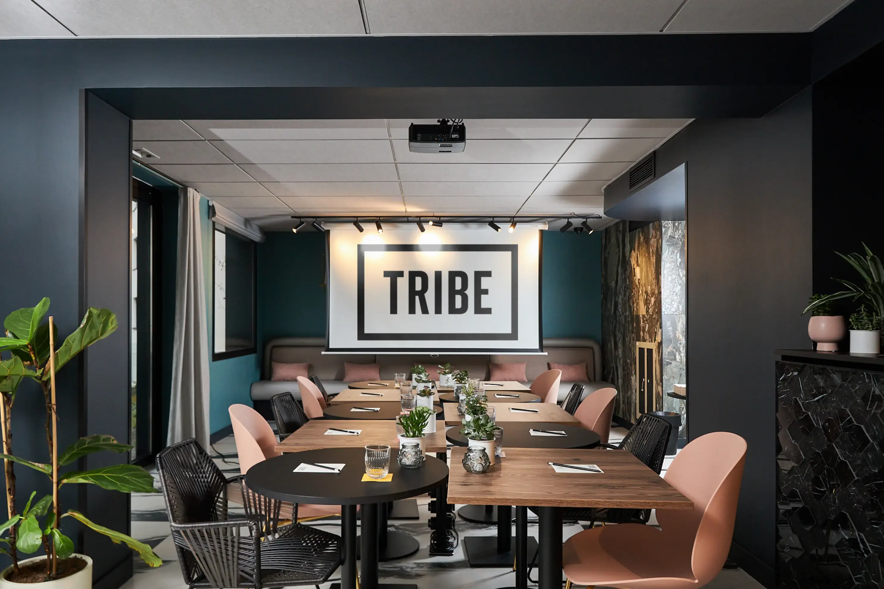 Tribe Paris La Défense Esplanade - COURBEVOIE (Hauts-de-Seine)