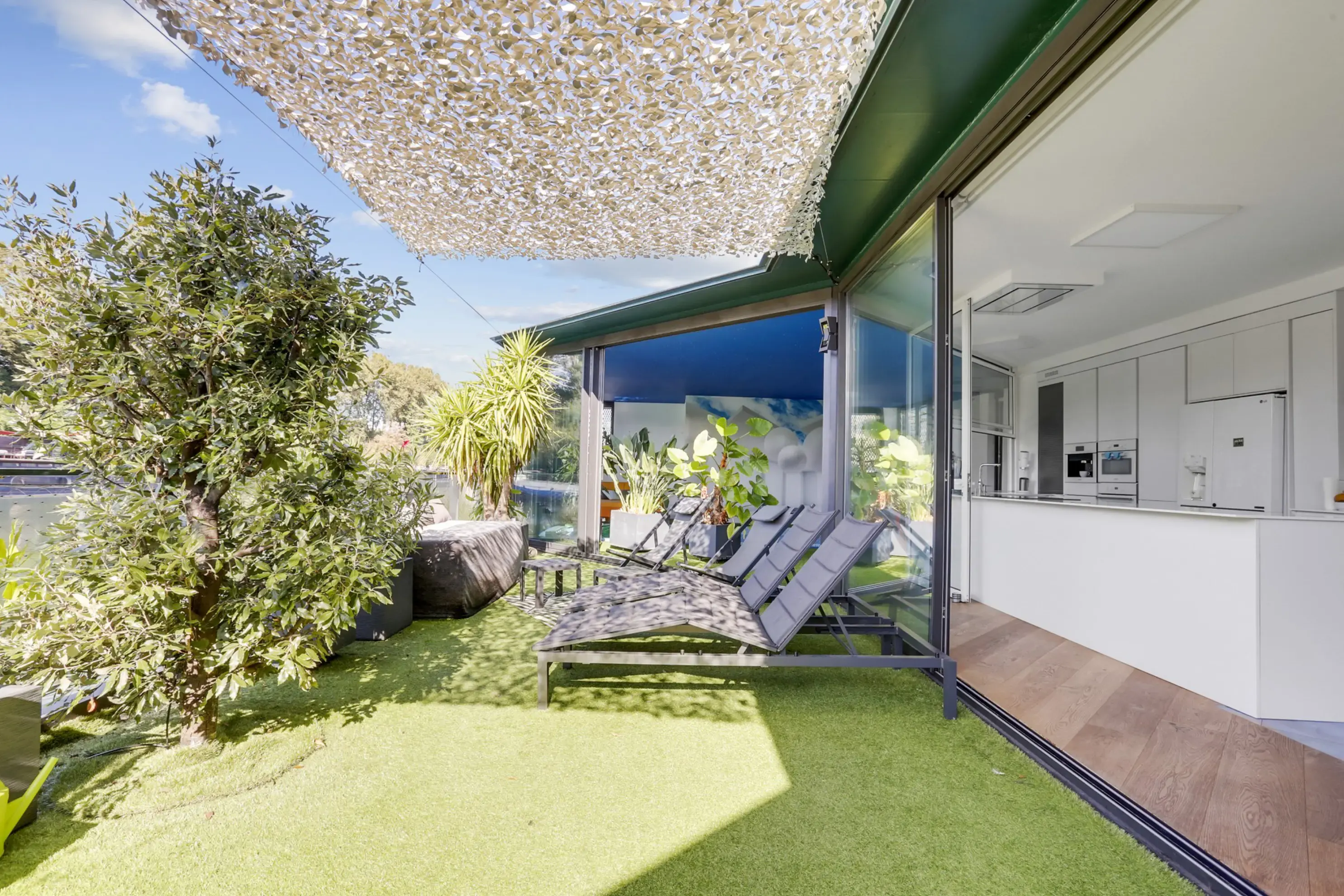 Péniche de Neuilly - Neuilly-sur-Seine (Hauts-de-Seine)