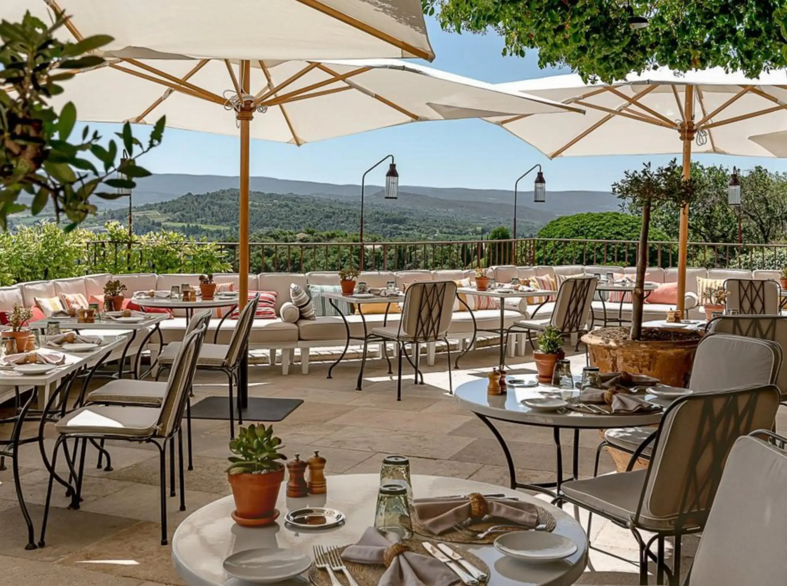 Restaurant Crillon Le Brave - CRILLON-LE-BRAVE (Vaucluse)