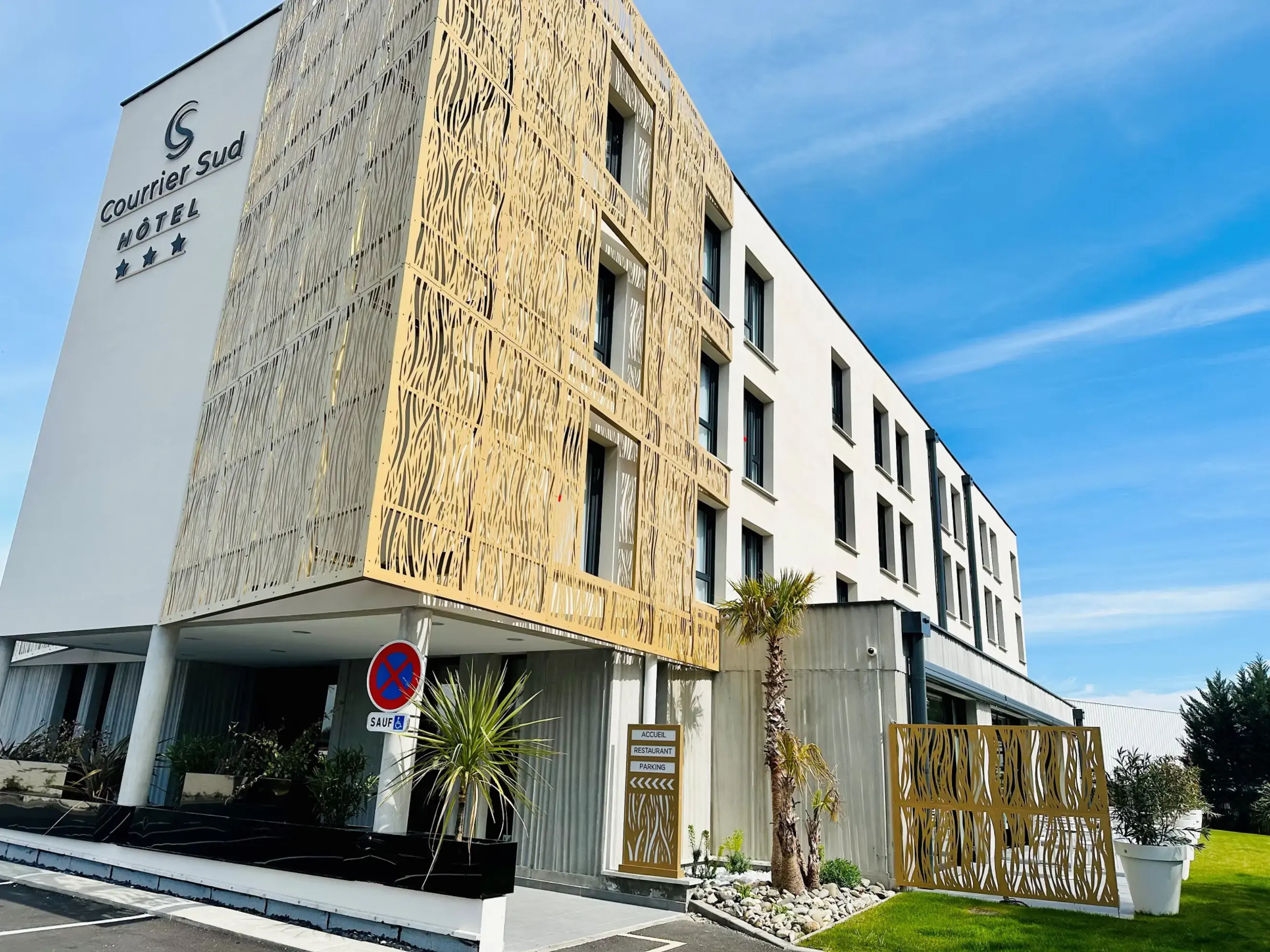 Hôtel Courrier Sud - QUINT-FONSEGRIVES (Haute-Garonne)