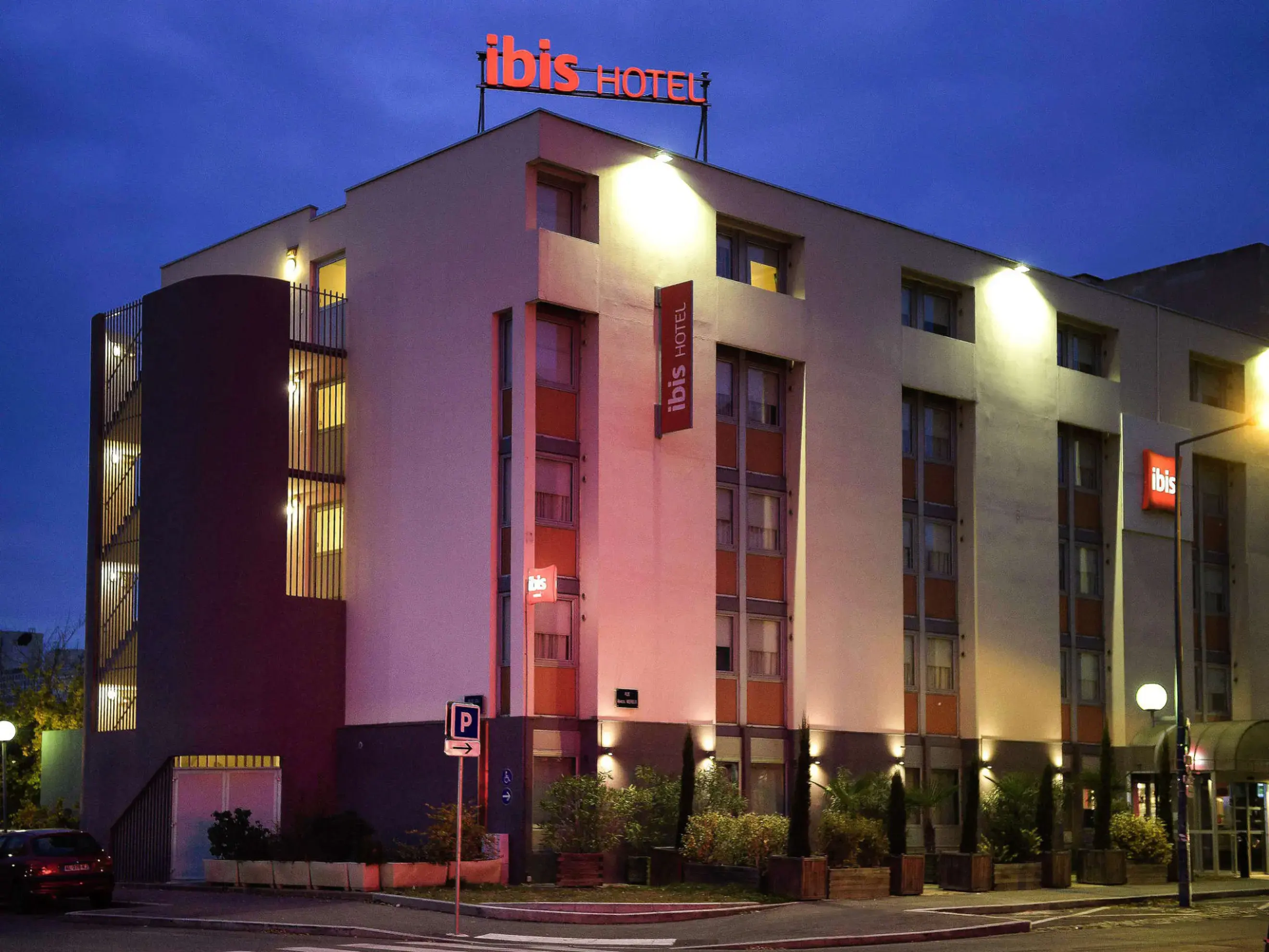 Ibis Lyon Gerland Rue Mérieux - LYON (Rhône)
