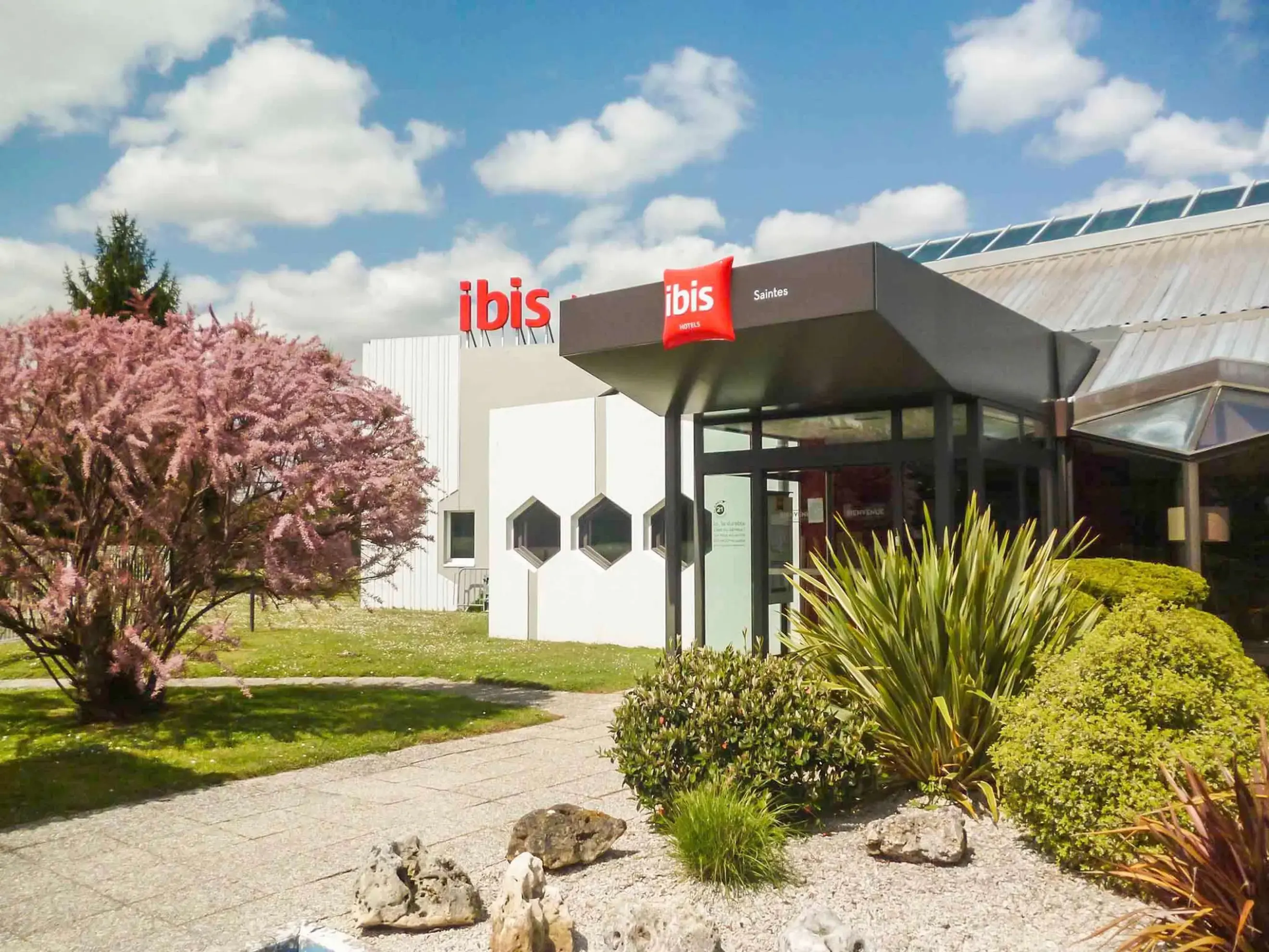 Ibis Saintes - SAINTES (Charente-Maritime)
