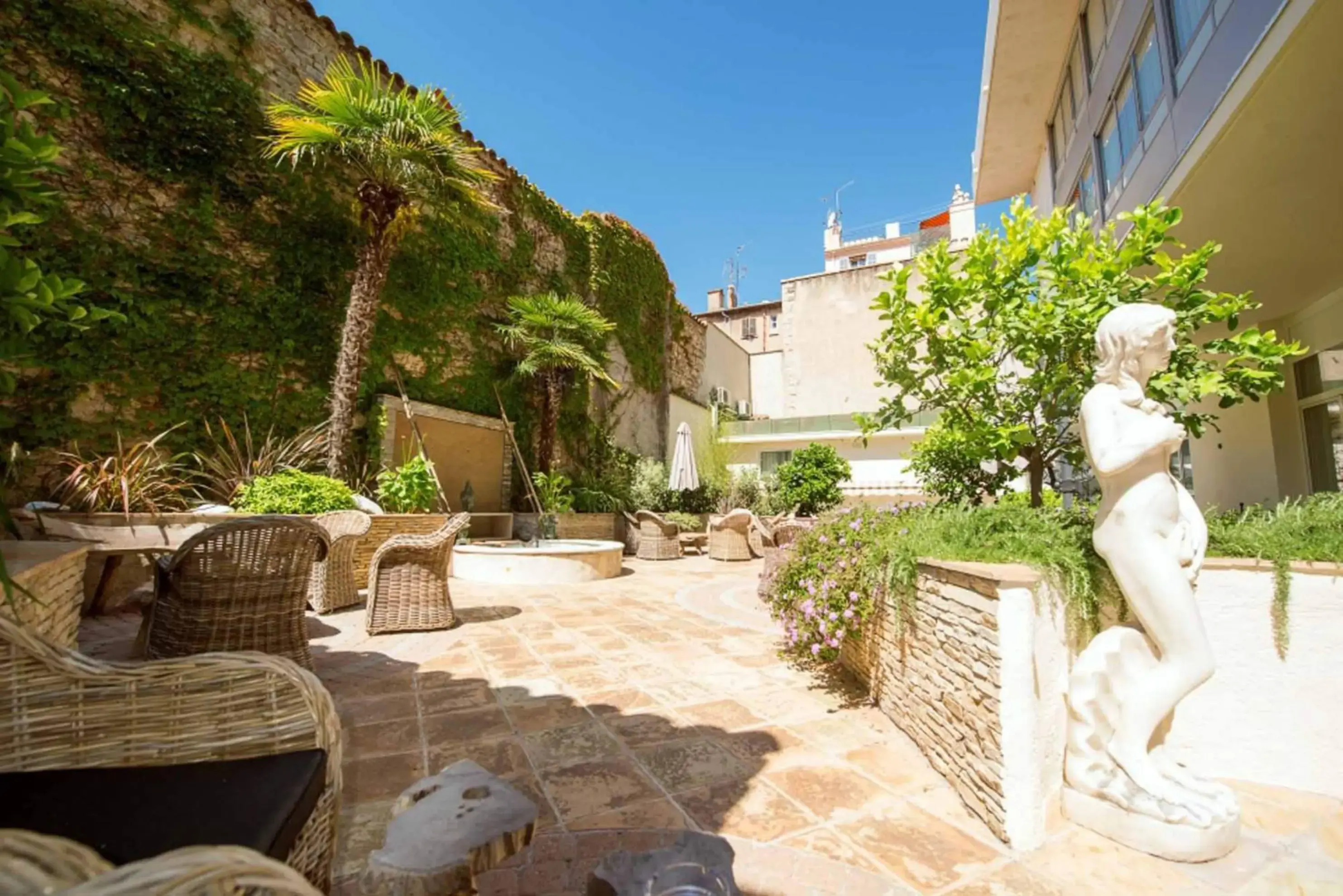 Best Western Premier Le Patio des Artistes - CANNES (Alpes-Maritimes)