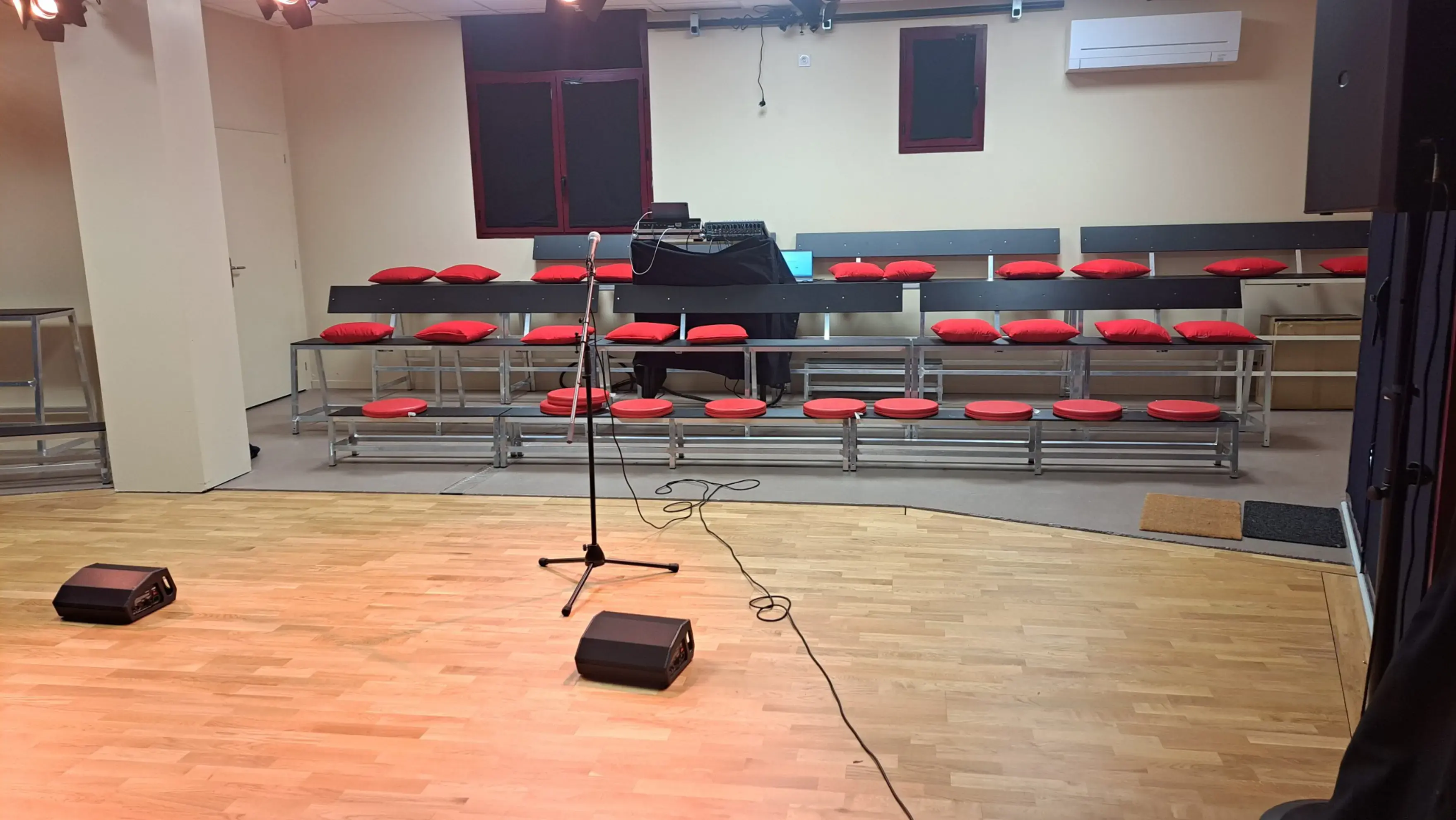 Salle au P'tit Bravo - CESSENON-SUR-ORB (Hérault)