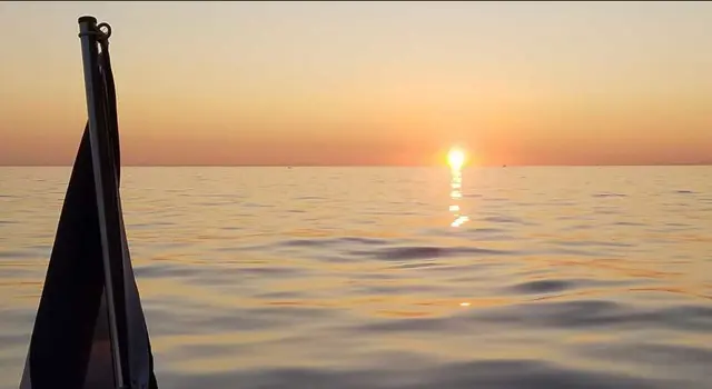 Apéritif au coucher du soleil dans les criques du Friou - AIX-EN-PROVENCE (13)