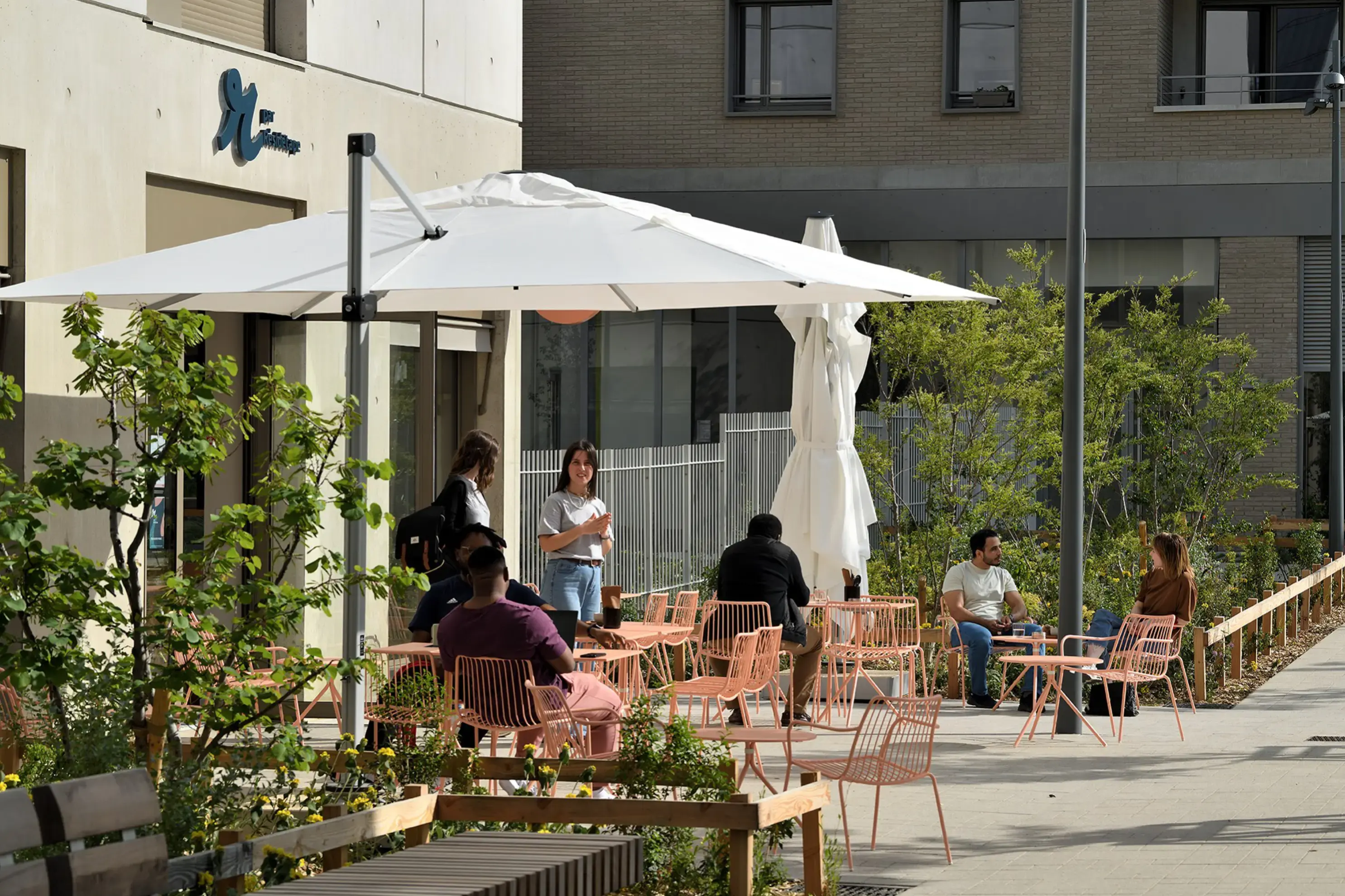 Le r - LYON (Rhône)