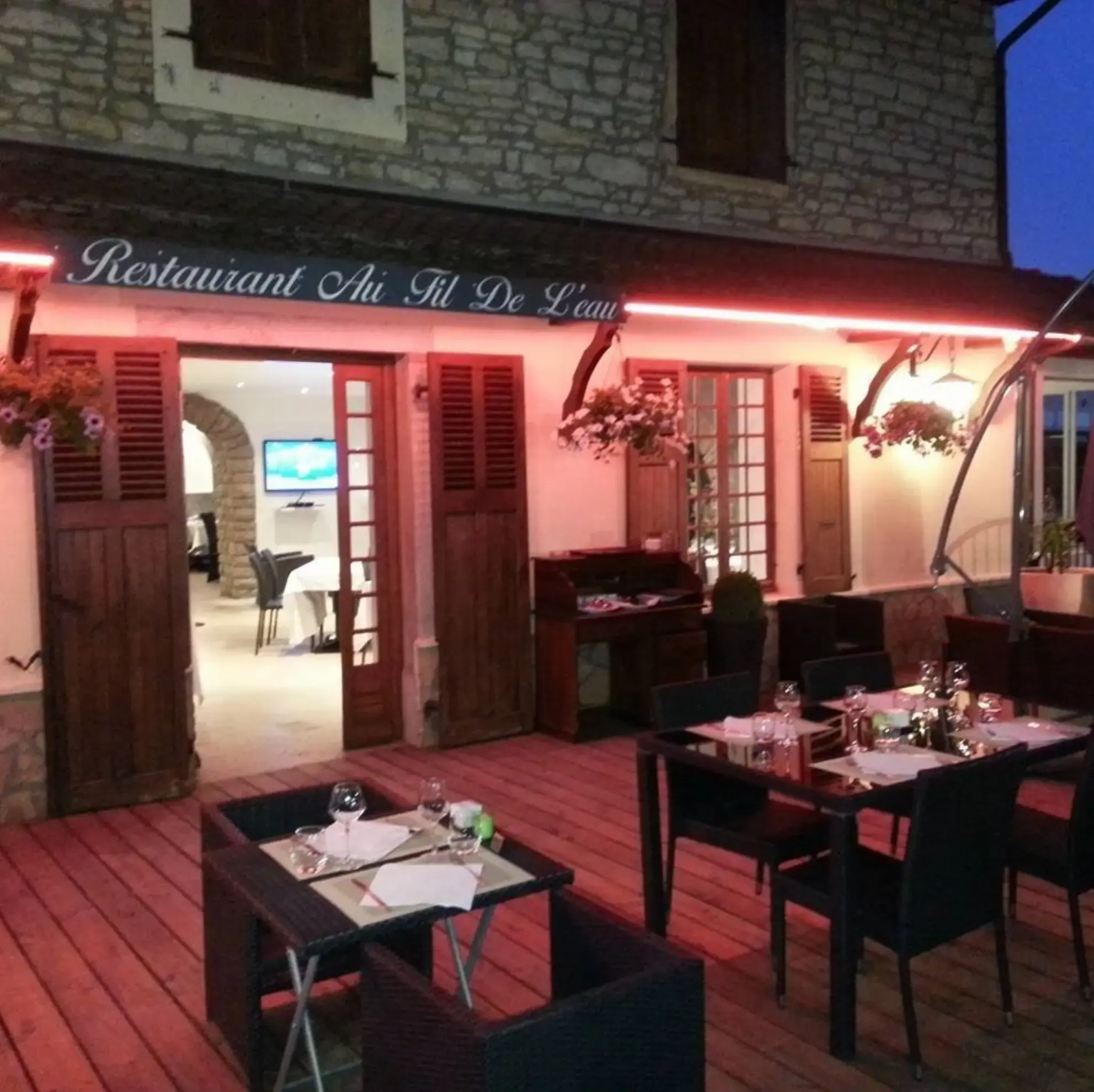 Au Fil de L'Eau - LOYETTES (Ain)