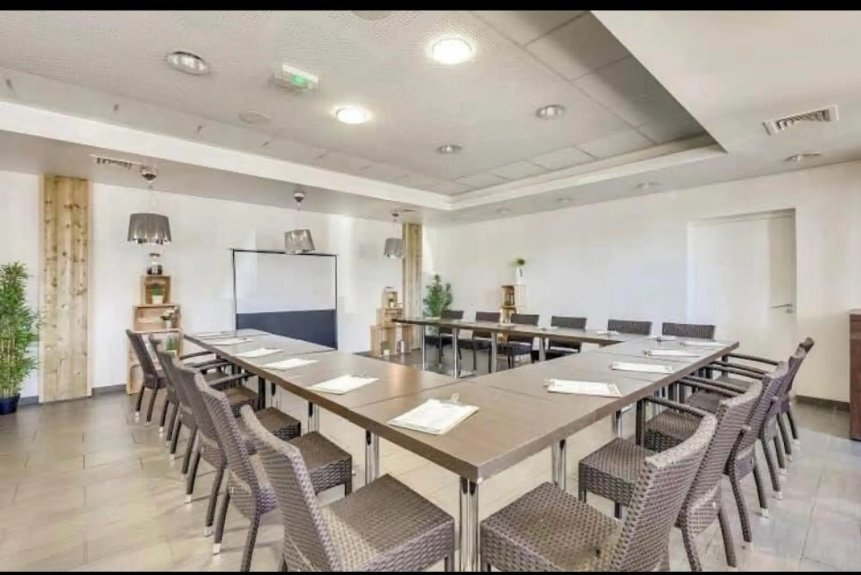 Salle du Pavillon / Traiteur Pavillon Sain Martin - NEAUPHLETTE (Yvelines)