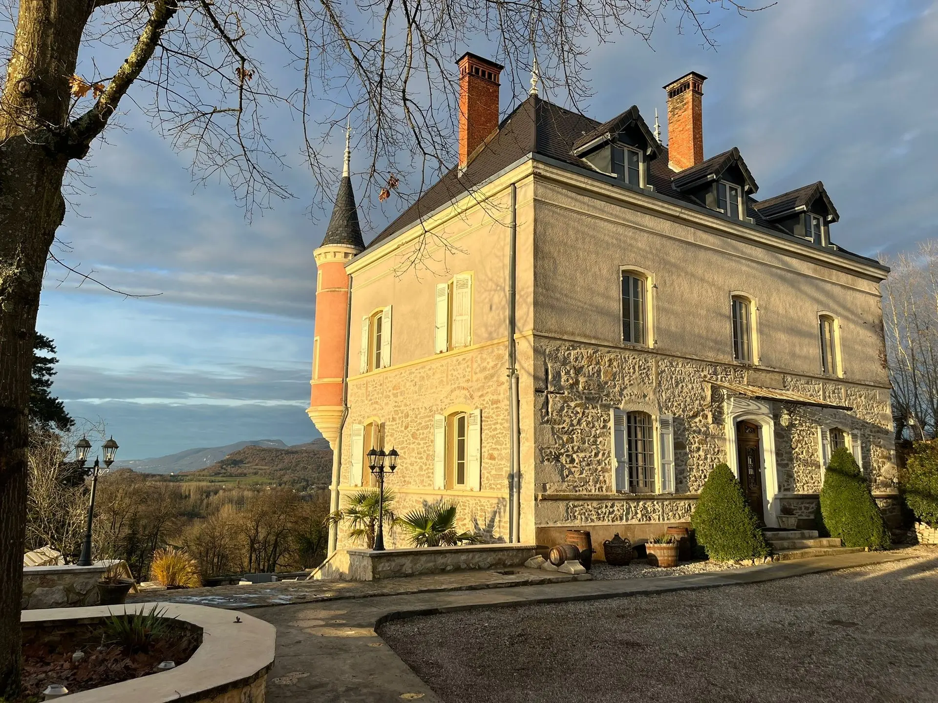 Château de Saint-Genix - SAINT-GENIX-LES-VILLAGES (Savoie)