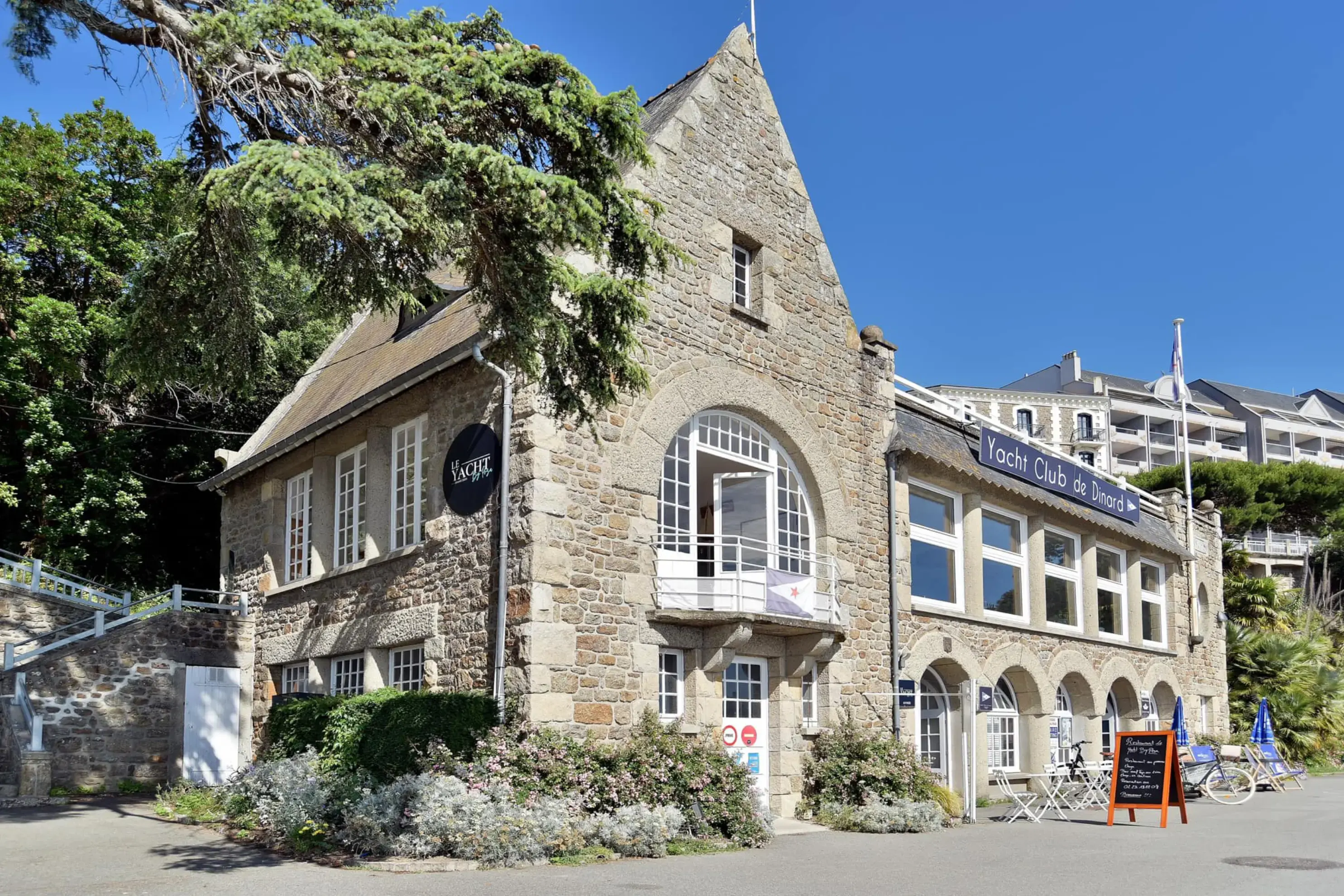 Le Yacht by Poza - DINARD (Ille-et-Vilaine)