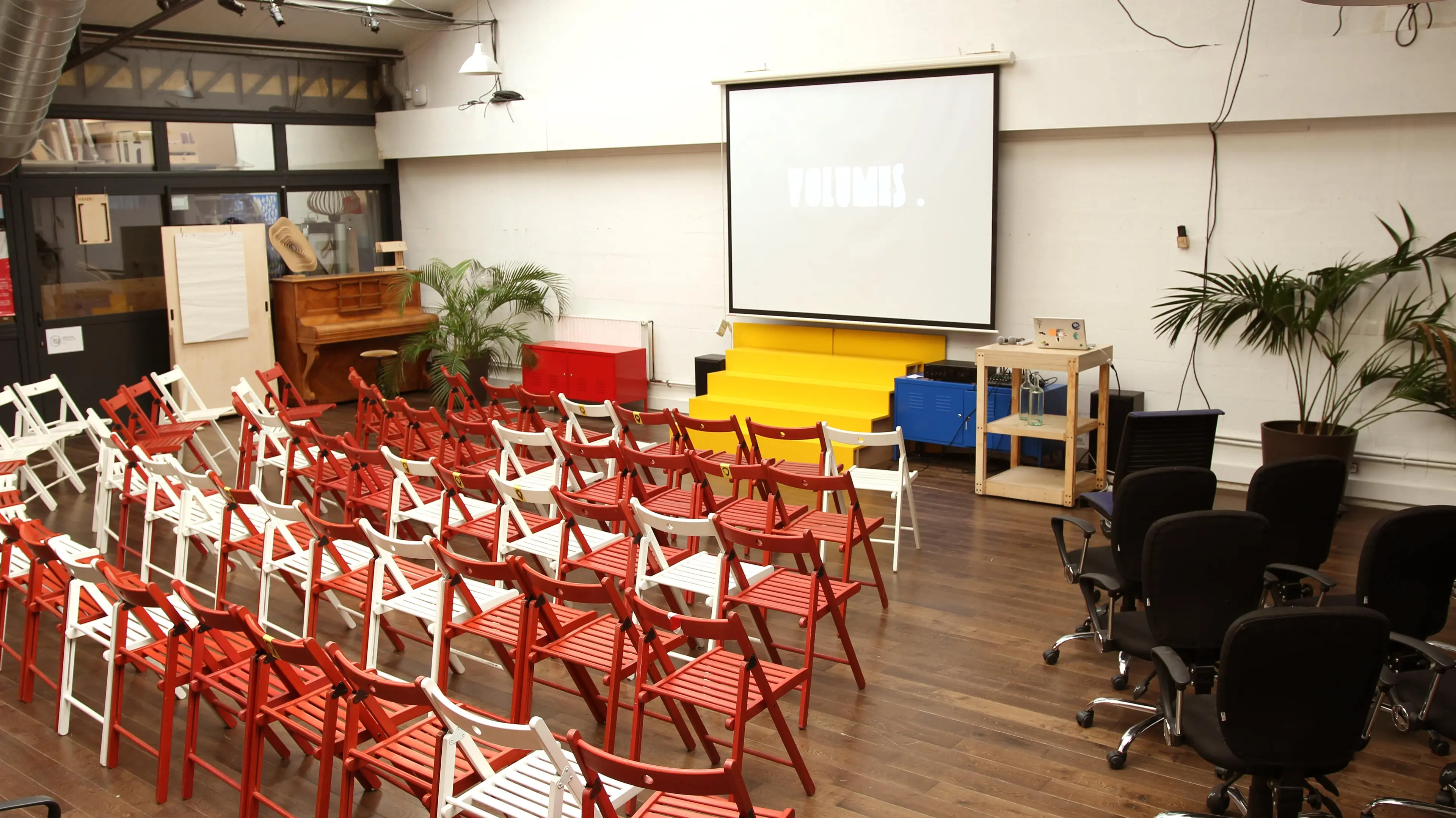 Volumes - PARIS (Paris)