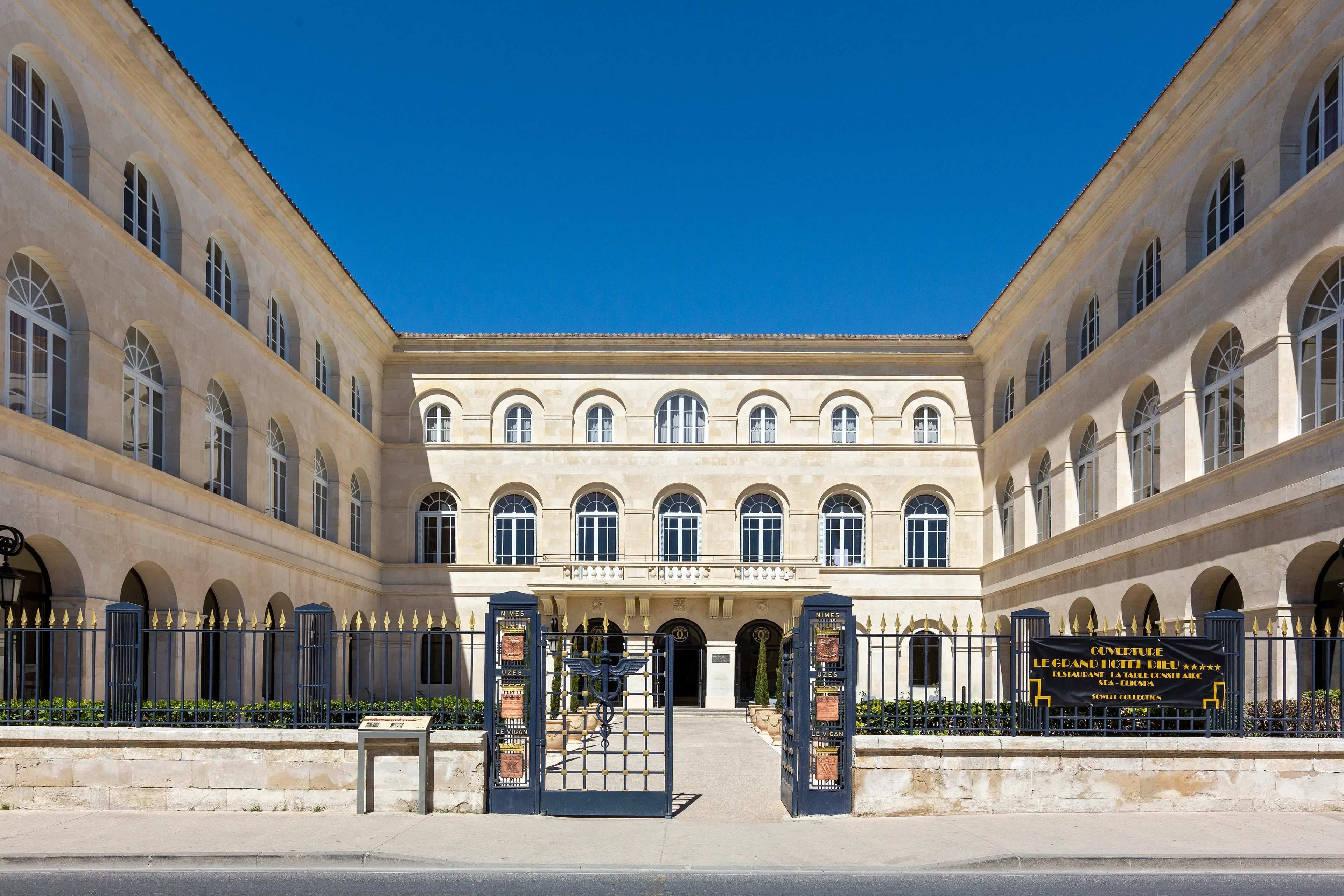 Le Grand Hôtel Dieu - Nîmes (Gard)