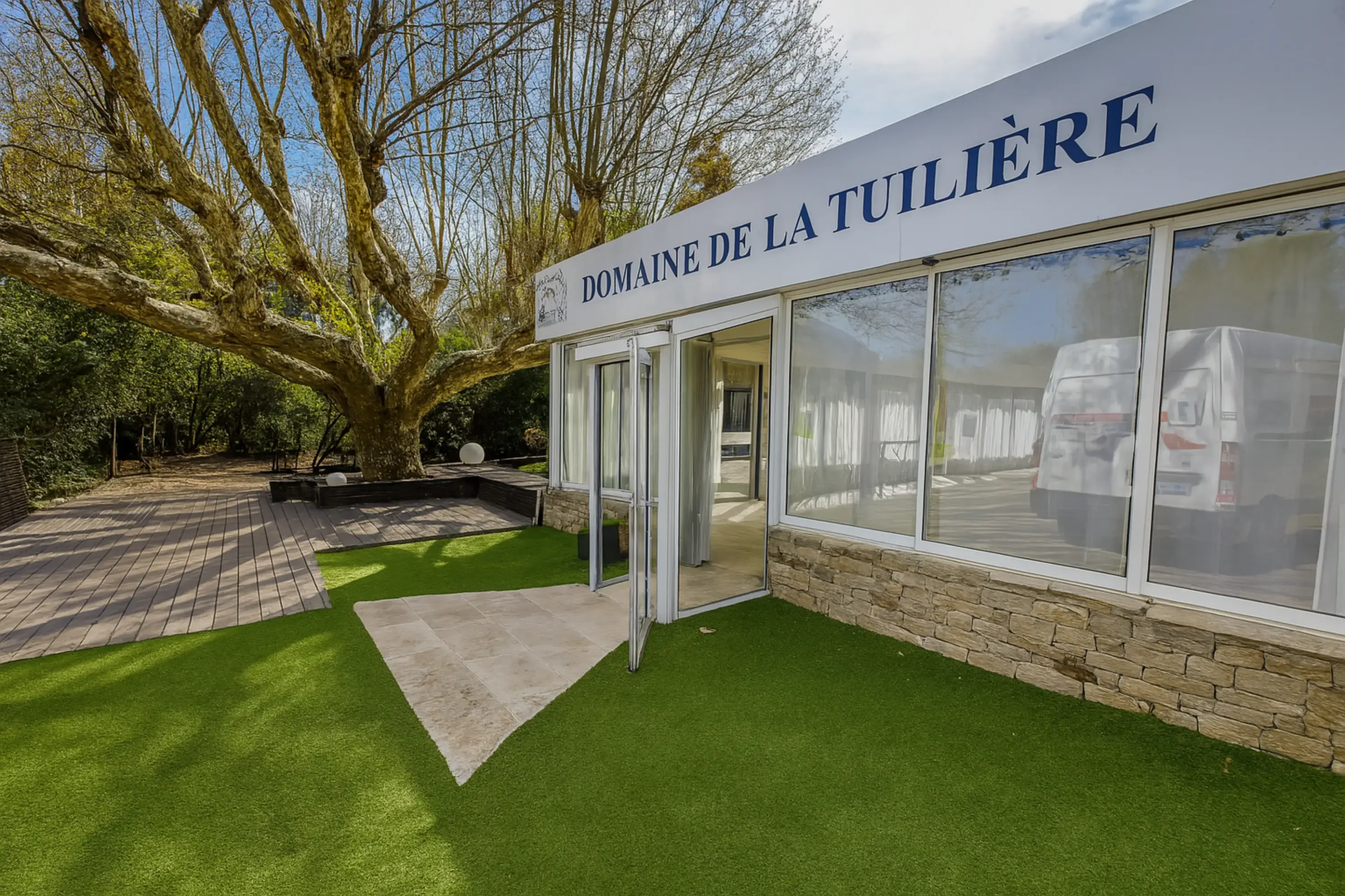 Domaine de la Tuiliere - NANS-LES-PINS (Var)