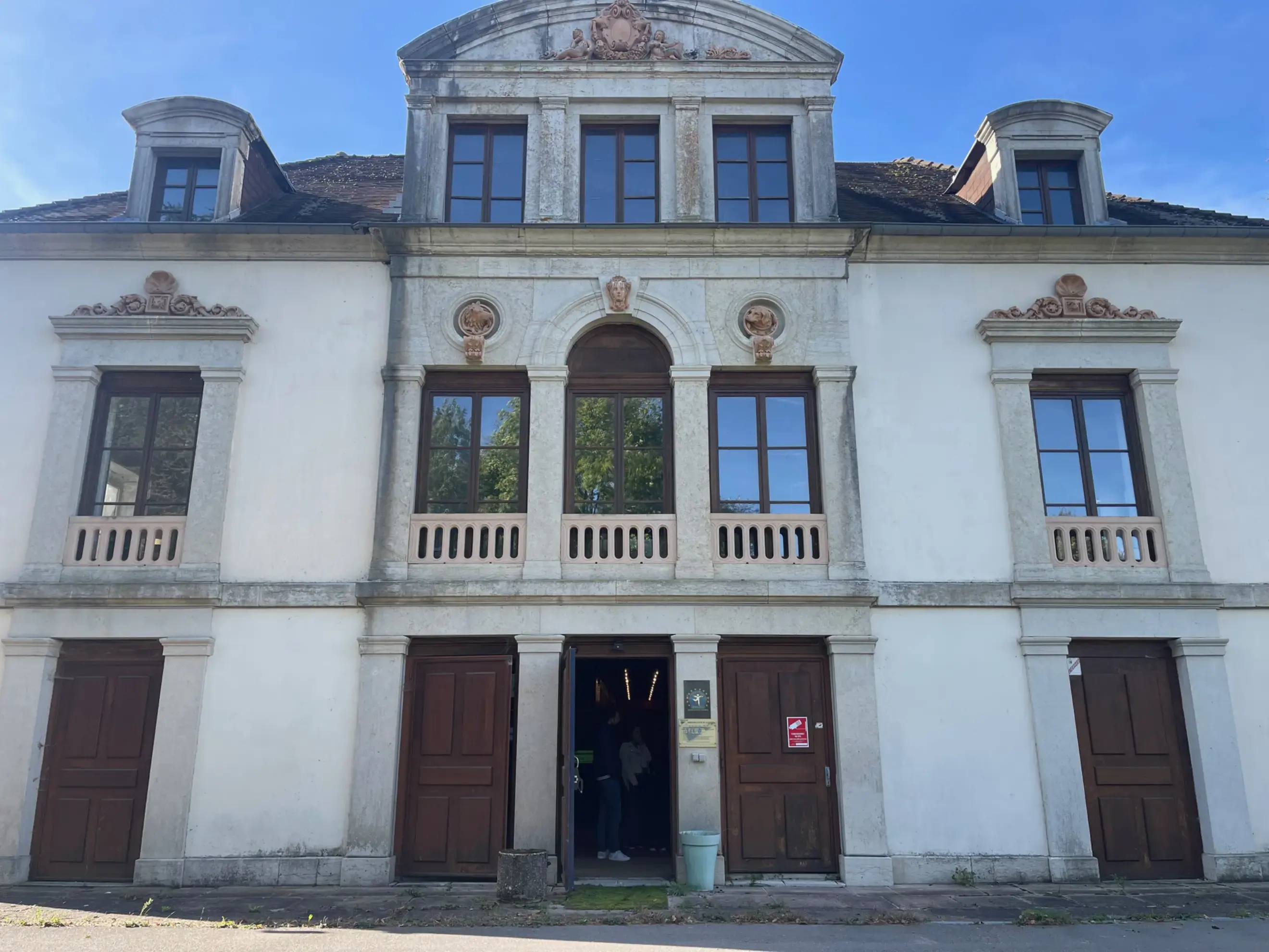 Château de Nenon - ÉCLANS-NENON (Jura)