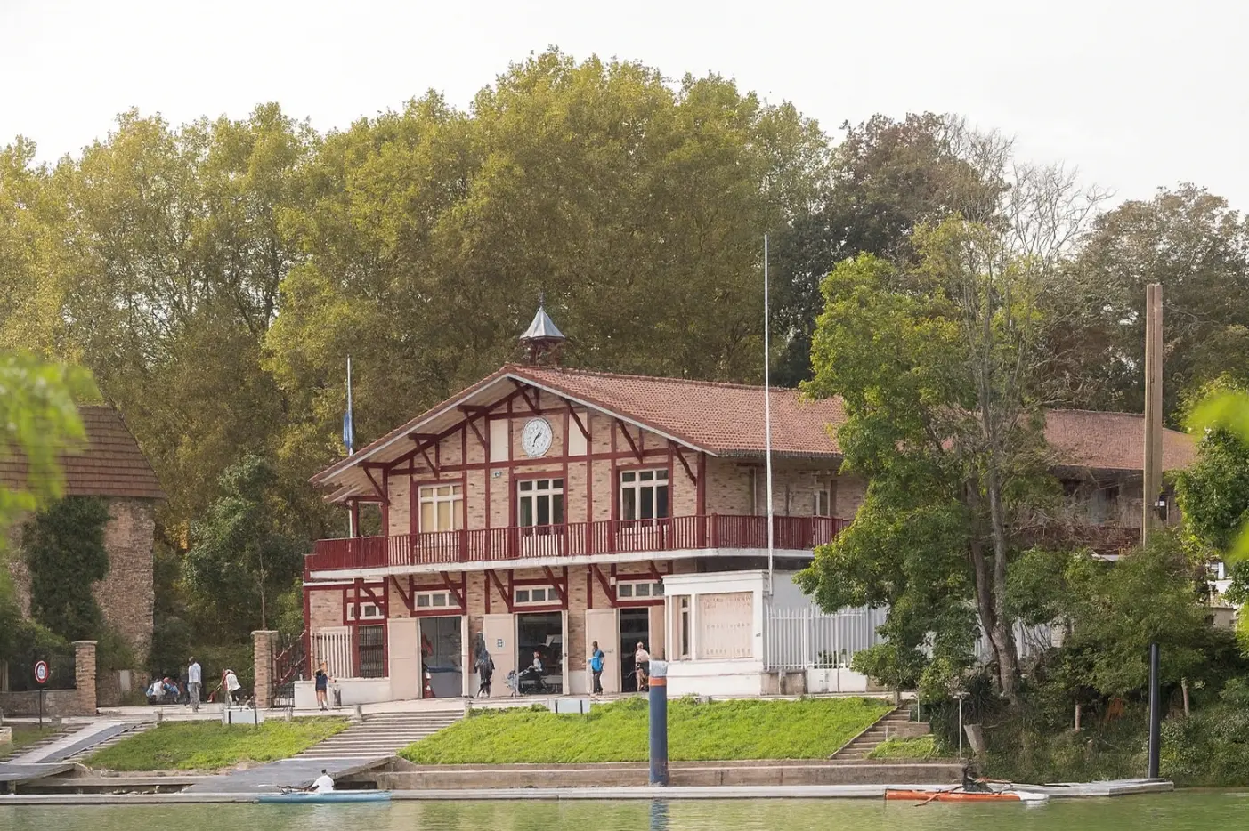 Le Boathouse de l'île Fanac - Joinville-le-Pont (Val-de-Marne)